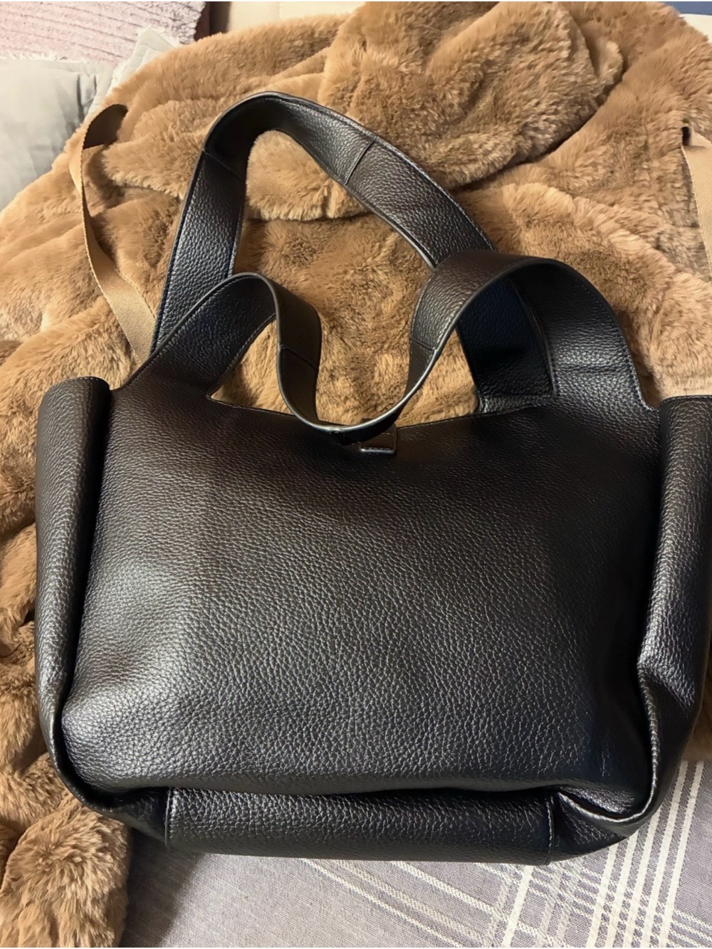 Yves Saint Laurent style Black Pebbled Leather Tote with Gold YSL Logo - Picture 2 of 9